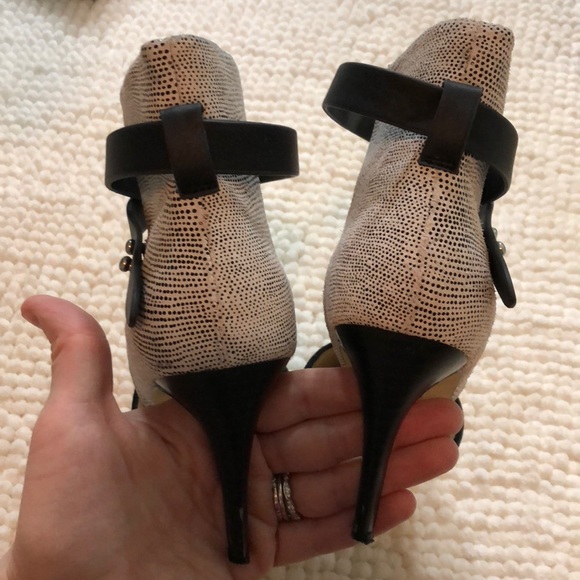 Joes Jeans Lauren Black/White Heels - Picture 5 of 6